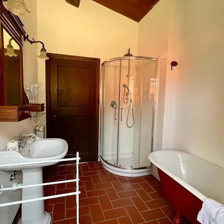 Lantgård Le Sughere *